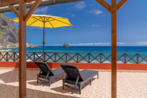 Maiata Beach House by HR Madeira